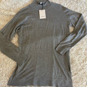 B.Young NWT Women’s XS Gray Sweater.